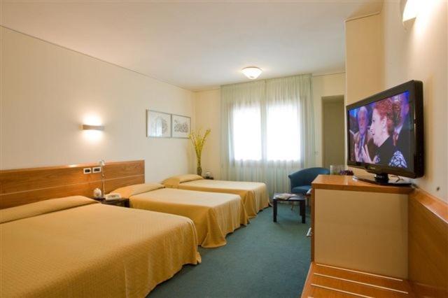 Ca' Delle Rose Hotell Castelfranco Veneto Rum bild